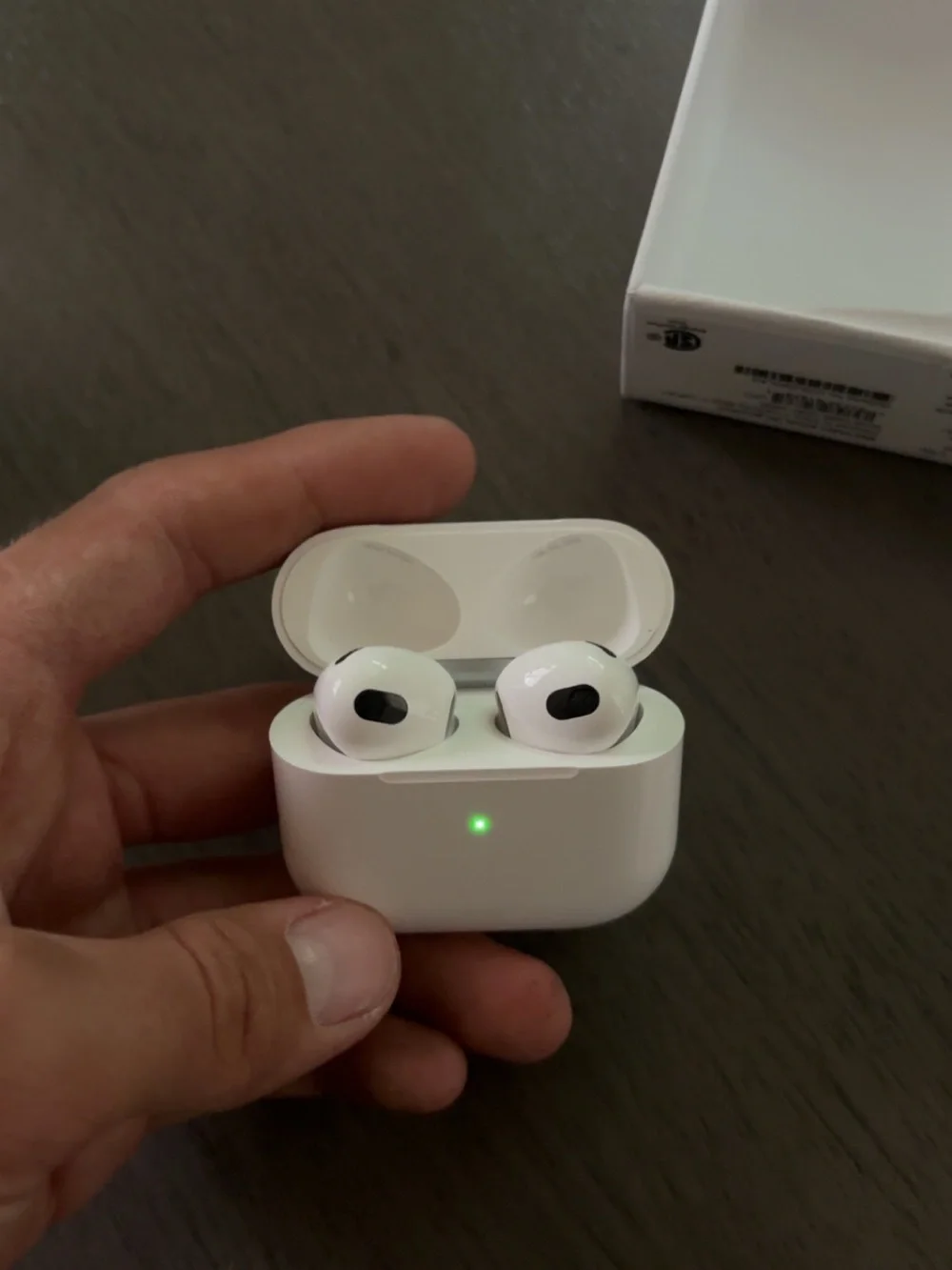 Wireless True Wireless Earbuds in White with Charging Case